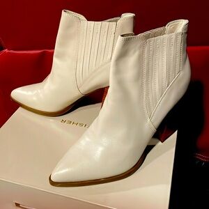 Alva Bootie (Women)
Marc Fisher LTD